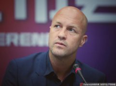 巴萨官方推出全新巴萨 x 克鲁伊夫系列致敬传奇人物约翰-克鲁伊夫